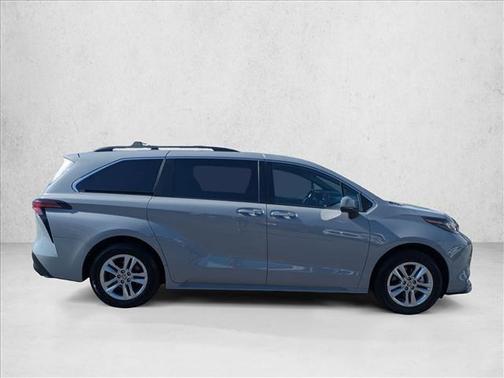 2022 Toyota Sienna Woodland Edition