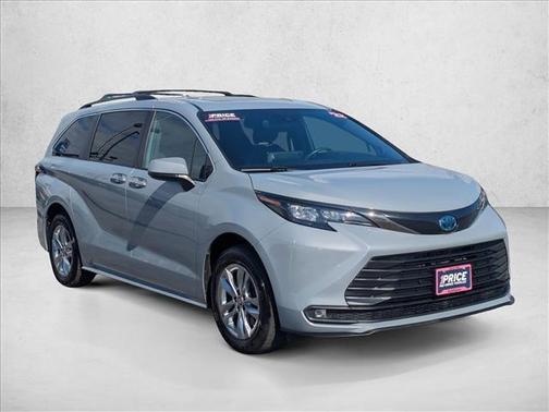 2022 Toyota Sienna Woodland Edition