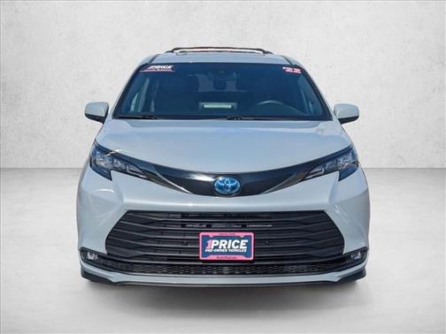 2022 Toyota Sienna Woodland Edition