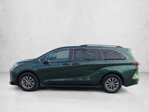 2021 Toyota Sienna LE