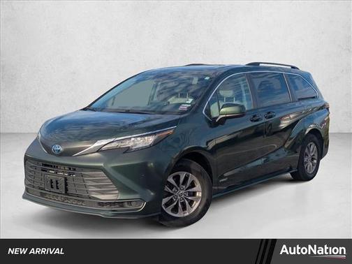 2021 Toyota Sienna LE