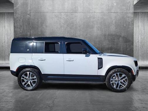 2024 Land Rover Defender 110 P400 X-Dynamic SE