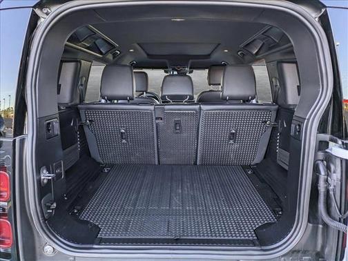 2024 Land Rover Defender 110 P400 X-Dynamic SE