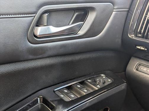 2022 Nissan Pathfinder SV 2WD