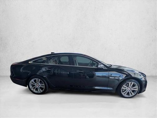 2019 Jaguar XJ R-Sport