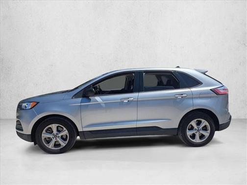 Iconic Silver Metallic 2022 Ford Edge SE