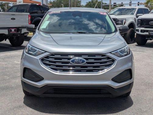 Iconic Silver Metallic 2022 Ford Edge SE