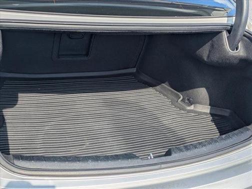 2017 Kia Cadenza Technology