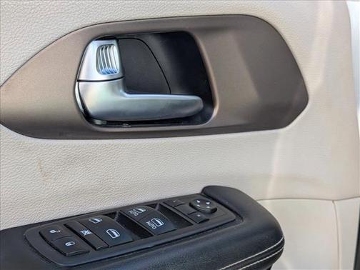 2021 Chrysler Voyager LXI