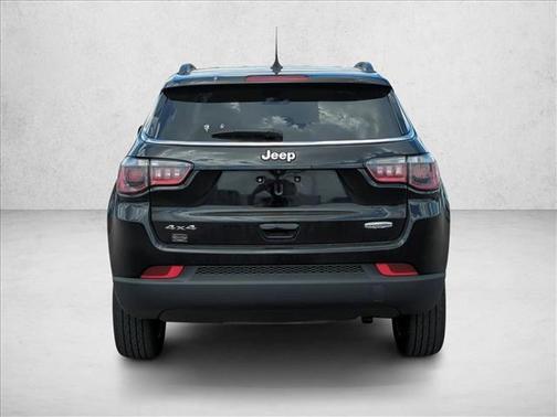Diamond Black Crystal Pearlcoat 2022 Jeep Compass Latitude