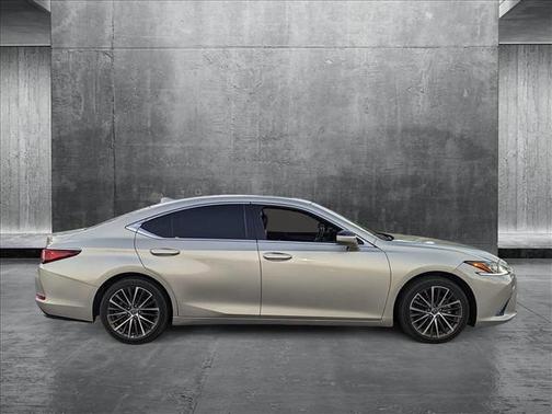 2022 Lexus ES 350 Base