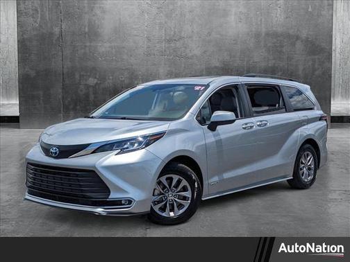 2021 Toyota Sienna XLE 8 Passenger