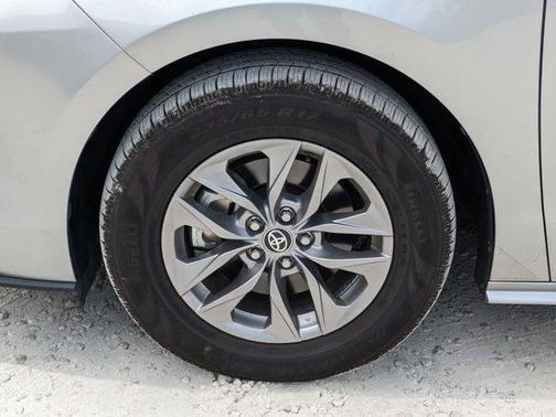 2021 Toyota Sienna XLE 8 Passenger