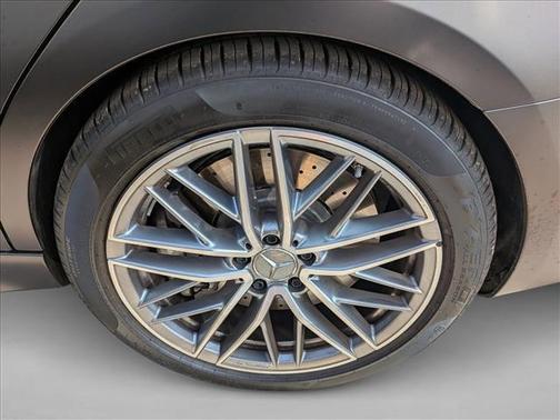 2025 Mercedes-Benz AMG C 63 S E Performance