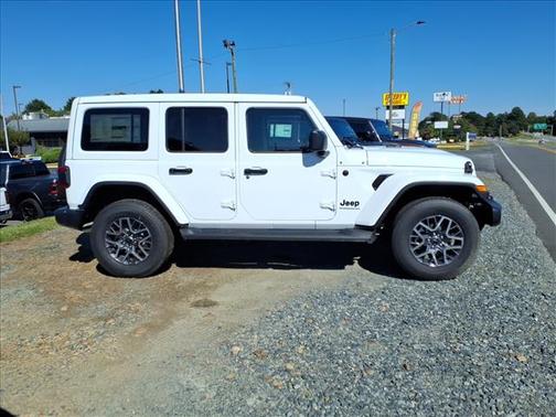 2025 Jeep Wrangler 4-Door Sahara 4x4