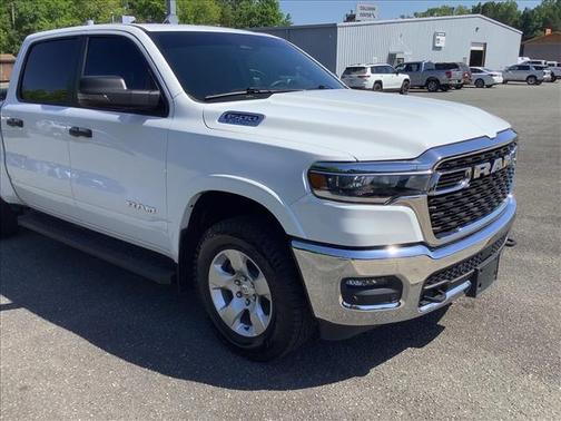 Bright White Clearcoat 2025 RAM 1500 Big Horn/Lone Star