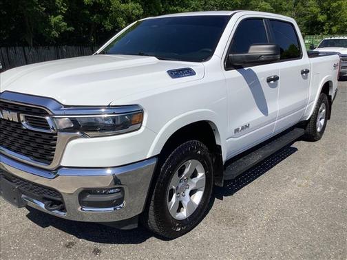 Bright White Clearcoat 2025 RAM 1500 Big Horn/Lone Star