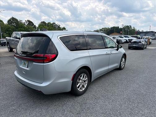 Silver Mist Clearcoat 2024 Chrysler Pacifica Touring L