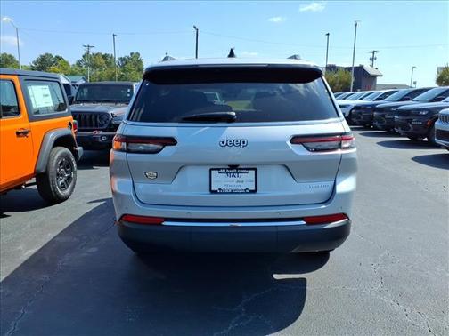 2025 Jeep Grand Cherokee L Laredo