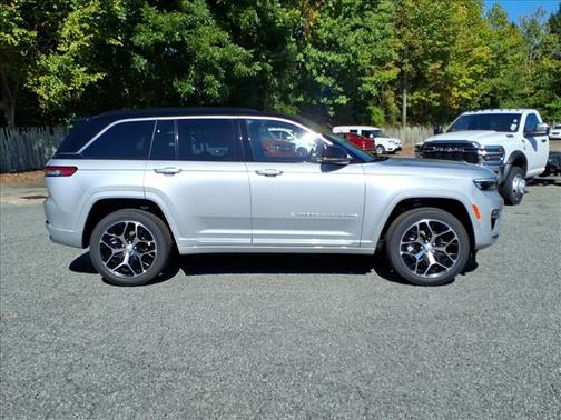 2025 Jeep Grand Cherokee Summit