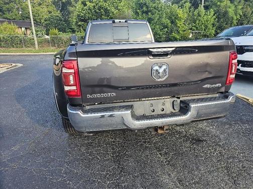 2019 RAM 3500 Laramie Crew Cab 4x4 8' Box