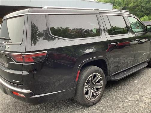 Diamond Black Crystal Pearlcoat 2024 Jeep Wagoneer L Series II 4x4