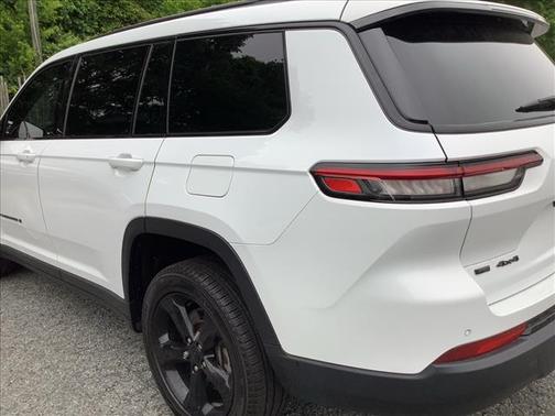 Bright White Clearcoat 2023 Jeep Grand Cherokee L Limited