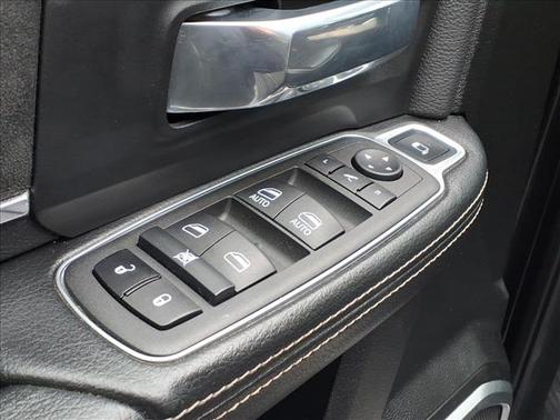 2022 RAM 3500 Laramie Crew Cab 4x4 8' Box