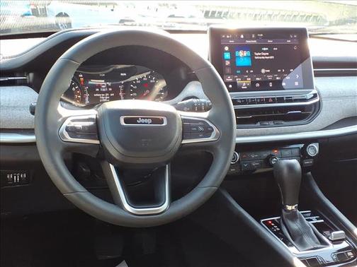 Diamond Black Crystal Pearlcoat 2023 Jeep Compass Latitude
