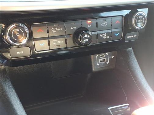 Diamond Black Crystal Pearlcoat 2023 Jeep Compass Latitude