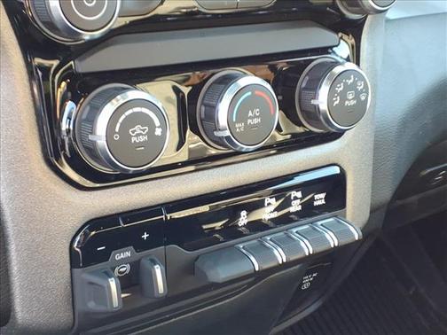 2026 RAM 1500 Warlock Crew Cab 4x4 5'7' Box