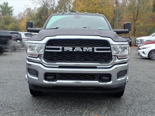 2022 RAM 3500 Tradesman Crew Cab 4x4 8' Box