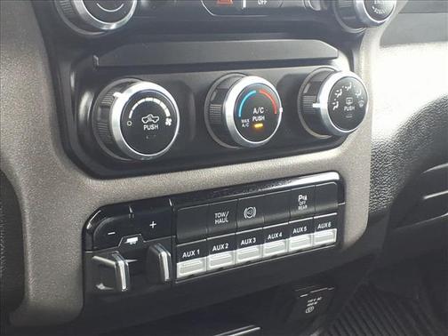 2022 RAM 3500 Tradesman Crew Cab 4x4 8' Box