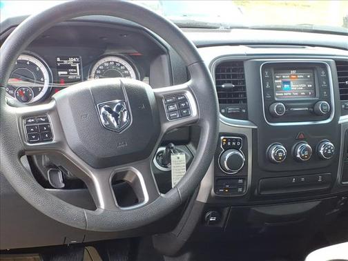 2024 RAM 1500 Classic Warlock Crew Cab 4x4 5'7' Box