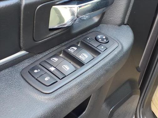 2024 RAM 1500 Classic Warlock Crew Cab 4x4 5'7' Box