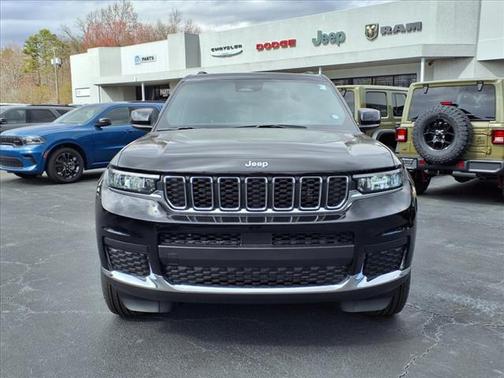 2025 Jeep Grand Cherokee L Laredo