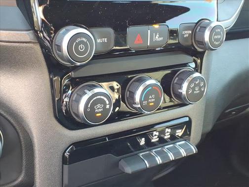 2026 RAM 1500 Warlock Crew Cab 4x4 5'7' Box