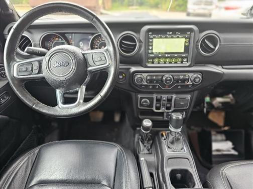 Black Clearcoat 2023 Jeep Gladiator Overland