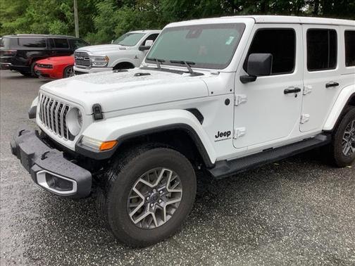 Bright White Clearcoat 2025 Jeep Wrangler 4-Door Sahara 4x4