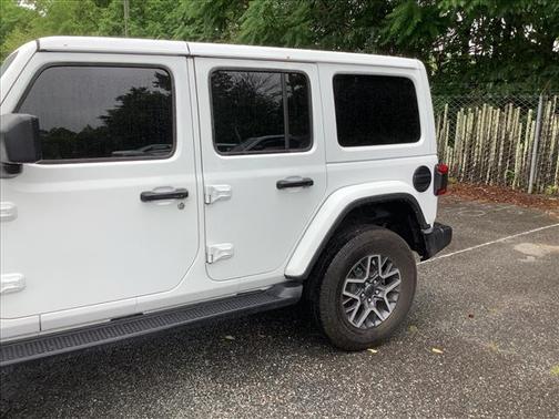 Bright White Clearcoat 2025 Jeep Wrangler 4-Door Sahara 4x4