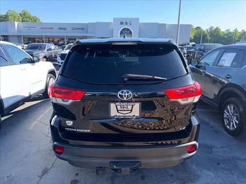 Midnight Black Metallic 218 2017 Toyota Highlander LE Plus