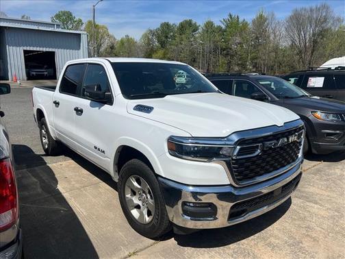 Bright White Clearcoat 2025 RAM 1500 Big Horn/Lone Star