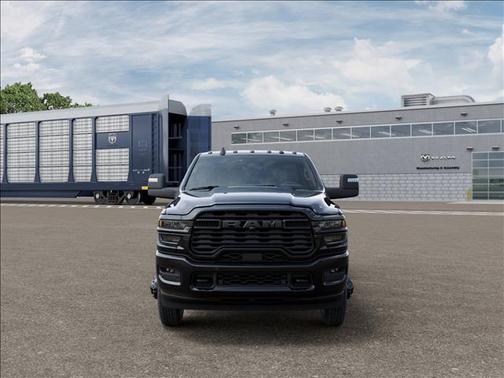 Diamond Black Crystal Pearlcoat 2026 RAM 3500 Big Horn
