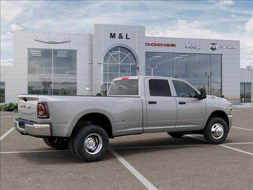 Silver Zynith Pse 2026 RAM 3500 Tradesman Crew Cab 4x4 8' Box