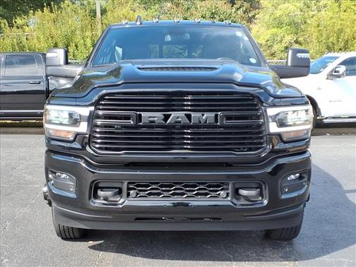 2024 RAM 3500 Laramie Crew Cab 4x4 8' Box