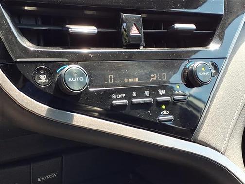 Ice Cap 040 2024 Toyota Camry SE