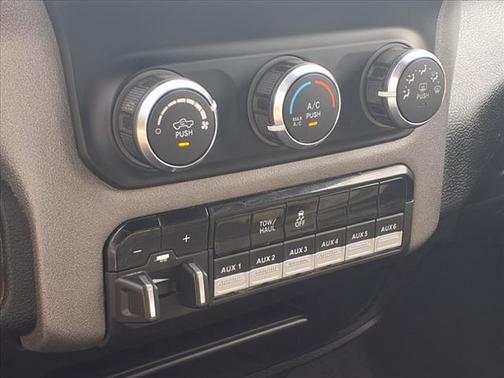 2021 RAM 2500 Tradesman Regular Cab 4x4 8' Box