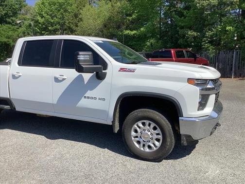 Summit White Gaz 2023 Chevrolet Silverado 2500 LT