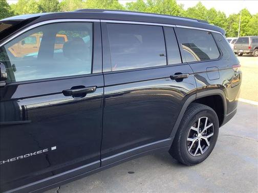 Diamond Black Crystal Pearlcoat 2023 Jeep Grand Cherokee L Limited