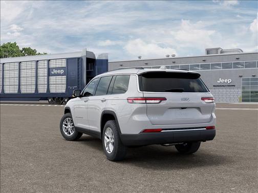 Bright White Clearcoat 2026 Jeep Grand Cherokee L Laredo